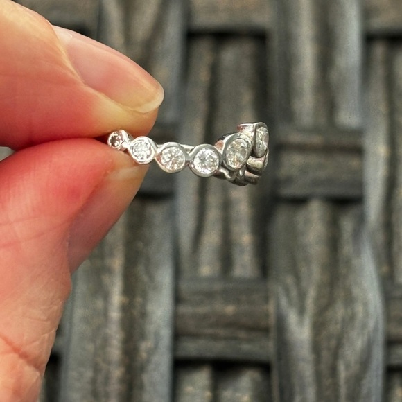 Elegant 10k white gold Teardrop Ring - Picture 6 of 11